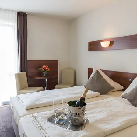 Am Hotel 3*