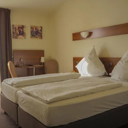 Am Hotel 3*
