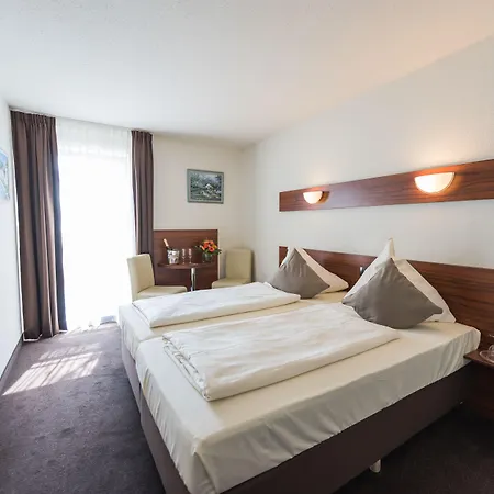 Am Hotel