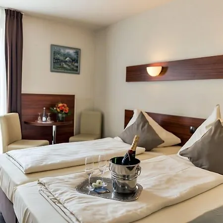 Am Hotel 3*